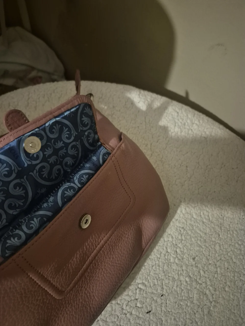 Stone Mountain Classic Women's Crossbody Bag in Mauve Pink